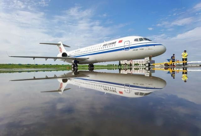 自主知識(shí)產(chǎn)權(quán)！國(guó)航ARJ21飛機(jī)首航成功！